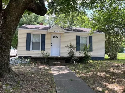 121 Liberty Dr, Thomasville, NC 27360