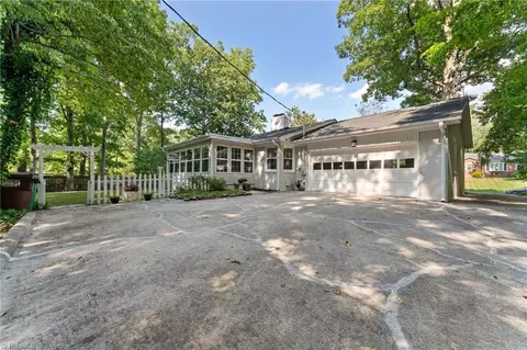 1053 Cantering Rd, High Point, NC 27262 photo 12