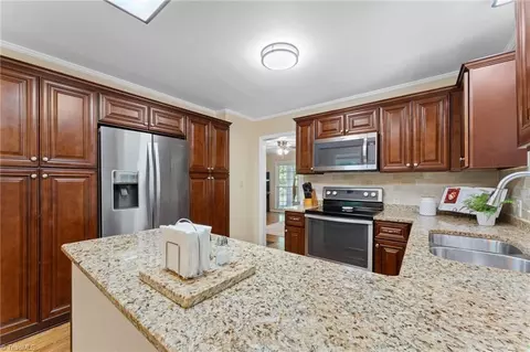 1053 Cantering Rd, High Point, NC 27262 photo 21