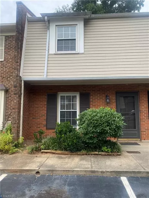 329 Vineyard Park Ct, Winston Salem, NC 27104