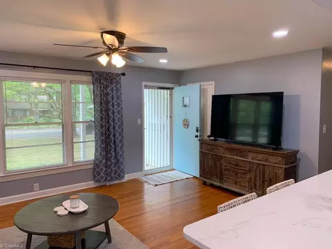 413 Rockspring Rd, High Point, NC 27262 photo 4