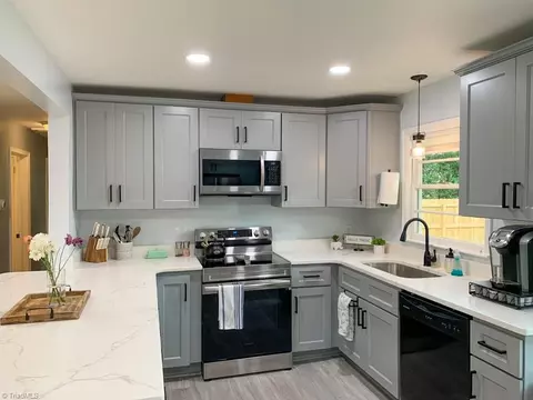 413 Rockspring Rd, High Point, NC 27262 photo 13