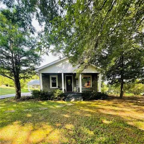 161 Riddle Rd, North Wilkesboro, NC 28659