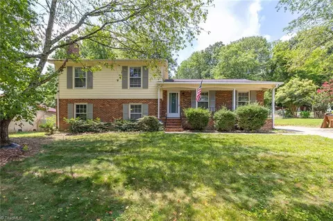 2011 Downing St, Greensboro, NC 27410
