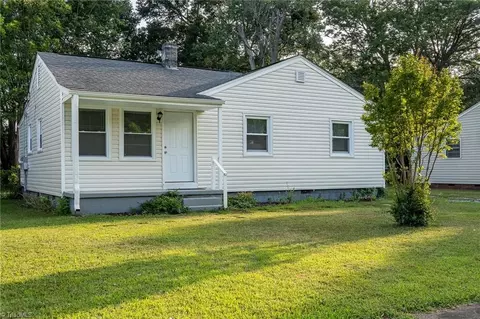711 Devon Dr, Greensboro, NC 27406