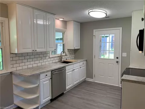 105 Laurel Ln, King, NC 27021 photo 8