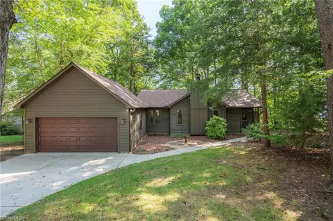 3302 Mildred Ave, Jamestown, NC 27282