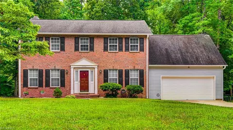 1114 New Hampshire Dr, Jamestown, NC 27282