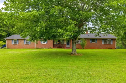 6081 Nc Highway 66 S, King, NC 27021