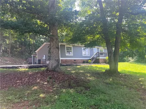 1144 Pipers Gap Rd, Mount Airy, NC 27030