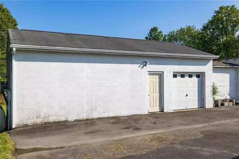 1464 E Pine St, Mount Airy, NC 27030 photo 27