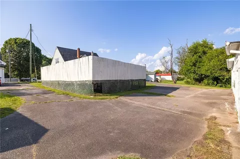 1464 E Pine St, Mount Airy, NC 27030 photo 26