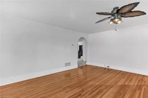 1464 E Pine St, Mount Airy, NC 27030 photo 6