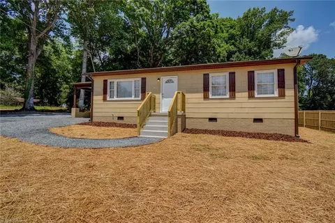 723 Central Falls Rd, Asheboro, NC 27203