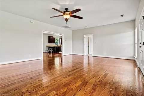 690 Williamsburg Rd, Olin, NC 28660 photo 9