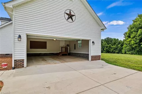 690 Williamsburg Rd, Olin, NC 28660 photo 36