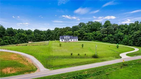 690 Williamsburg Rd, Olin, NC 28660 photo 43