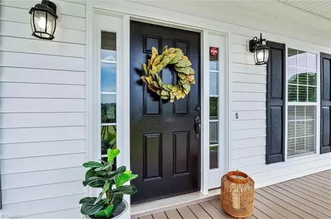 690 Williamsburg Rd, Olin, NC 28660 photo 4