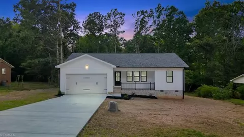 1854 Lantern Dr, Asheboro, NC 27205