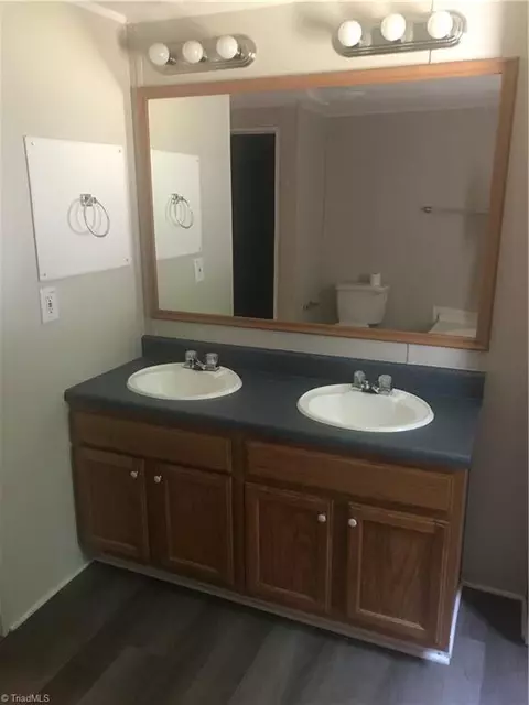 2177 Boiling Springs Rd, Purlear, NC 28665 photo 31