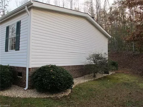 2177 Boiling Springs Rd, Purlear, NC 28665 photo 9
