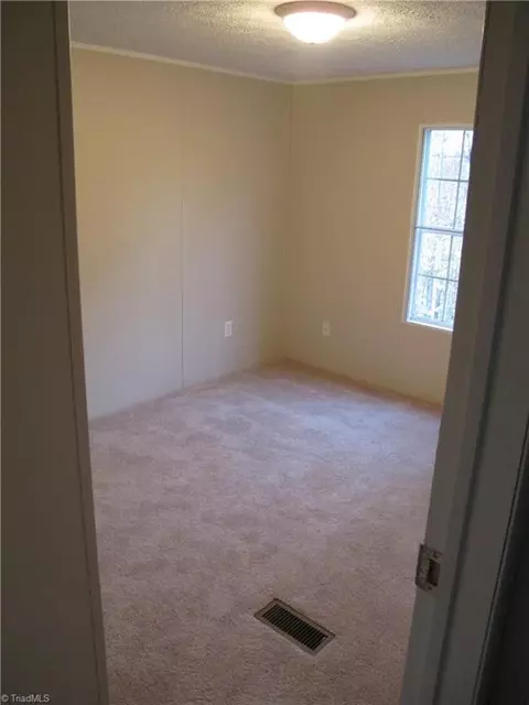 2177 Boiling Springs Rd, Purlear, NC 28665 photo 13