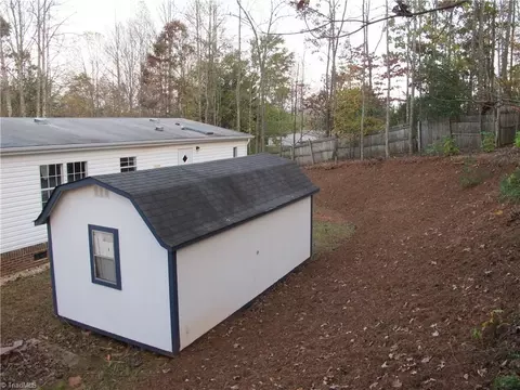 2177 Boiling Springs Rd, Purlear, NC 28665 photo 7