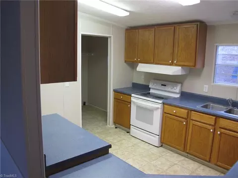 2177 Boiling Springs Rd, Purlear, NC 28665 photo 28