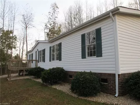 2177 Boiling Springs Rd, Purlear, NC 28665