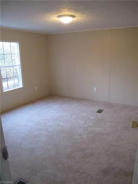 2177 Boiling Springs Rd, Purlear, NC 28665 photo 11