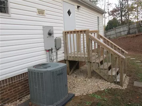 2177 Boiling Springs Rd, Purlear, NC 28665 photo 4