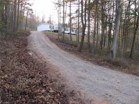 2177 Boiling Springs Rd, Purlear, NC 28665 photo 19