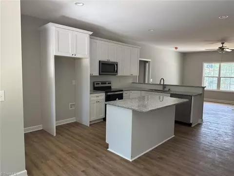 107 Hillcrest Dr, Spencer, NC 28159 photo 3