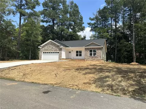 107 Hillcrest Dr, Spencer, NC 28159