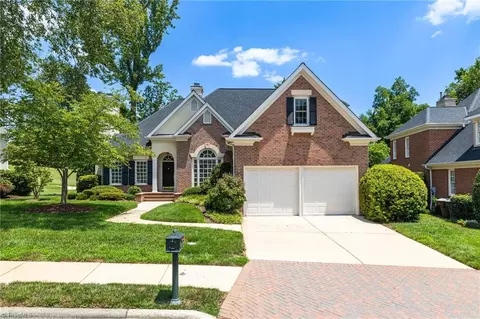 15 Hadley Park Ct, Greensboro, NC 27407