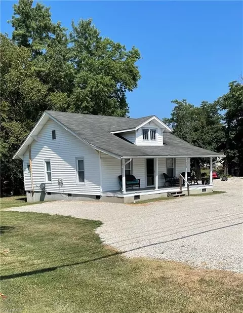 306 Julian Ave, Thomasville, NC 27360