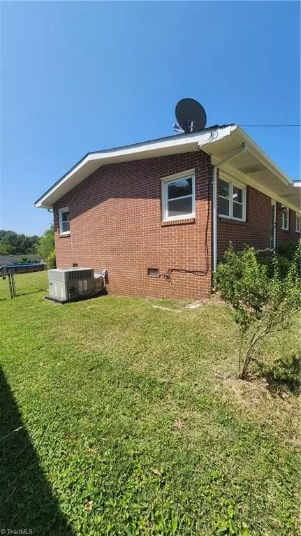 1226 Forest Rd, Eden, NC 27288 photo 25