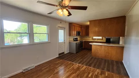 1226 Forest Rd, Eden, NC 27288 photo 9