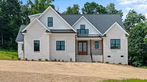 7098 Hunters Club Dr, Trinity, NC 27370