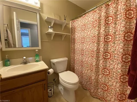 406 Shadybrook Rd, High Point, NC 27265 photo 17