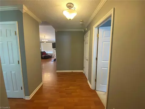 406 Shadybrook Rd, High Point, NC 27265 photo 3