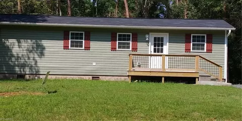 643 Dacur St, Eden, NC 27288