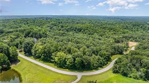 7335 Hidden View Dr, Oak Ridge, NC 27310