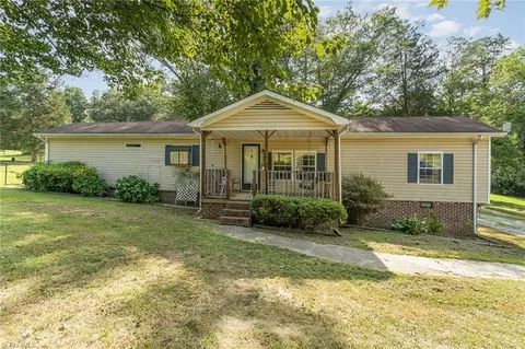 3673 Meadowbrook Dr, Trinity, NC 27370