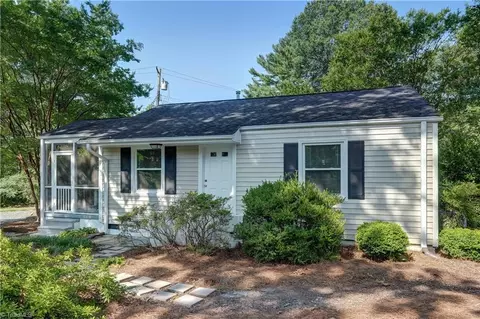 2811 Rockwood Rd, Greensboro, NC 27408