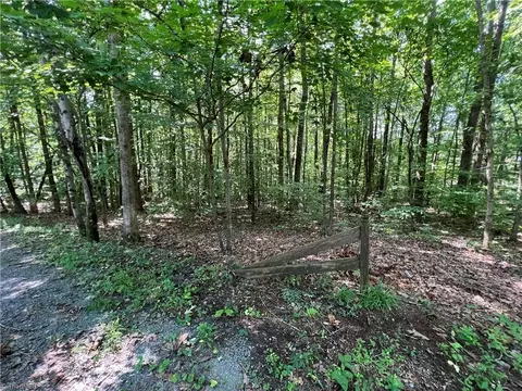 4901 A Montford Rd, Pfafftown, NC 27040