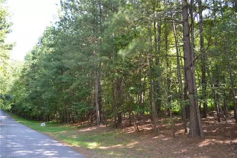 181 Fairway Dr, Stoneville, NC 27048