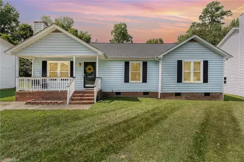 3907 Hope Valley Ln, Greensboro, NC 27401