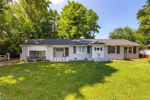 6402 Friendly Ave W, Greensboro, NC 27410