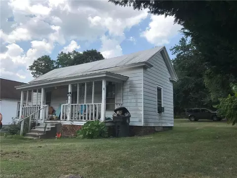 214 Carolina Ave, Thomasville, NC 27360